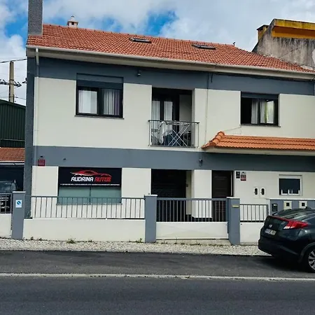 Near Ubbo In Lisbon Pontinha e Famoes